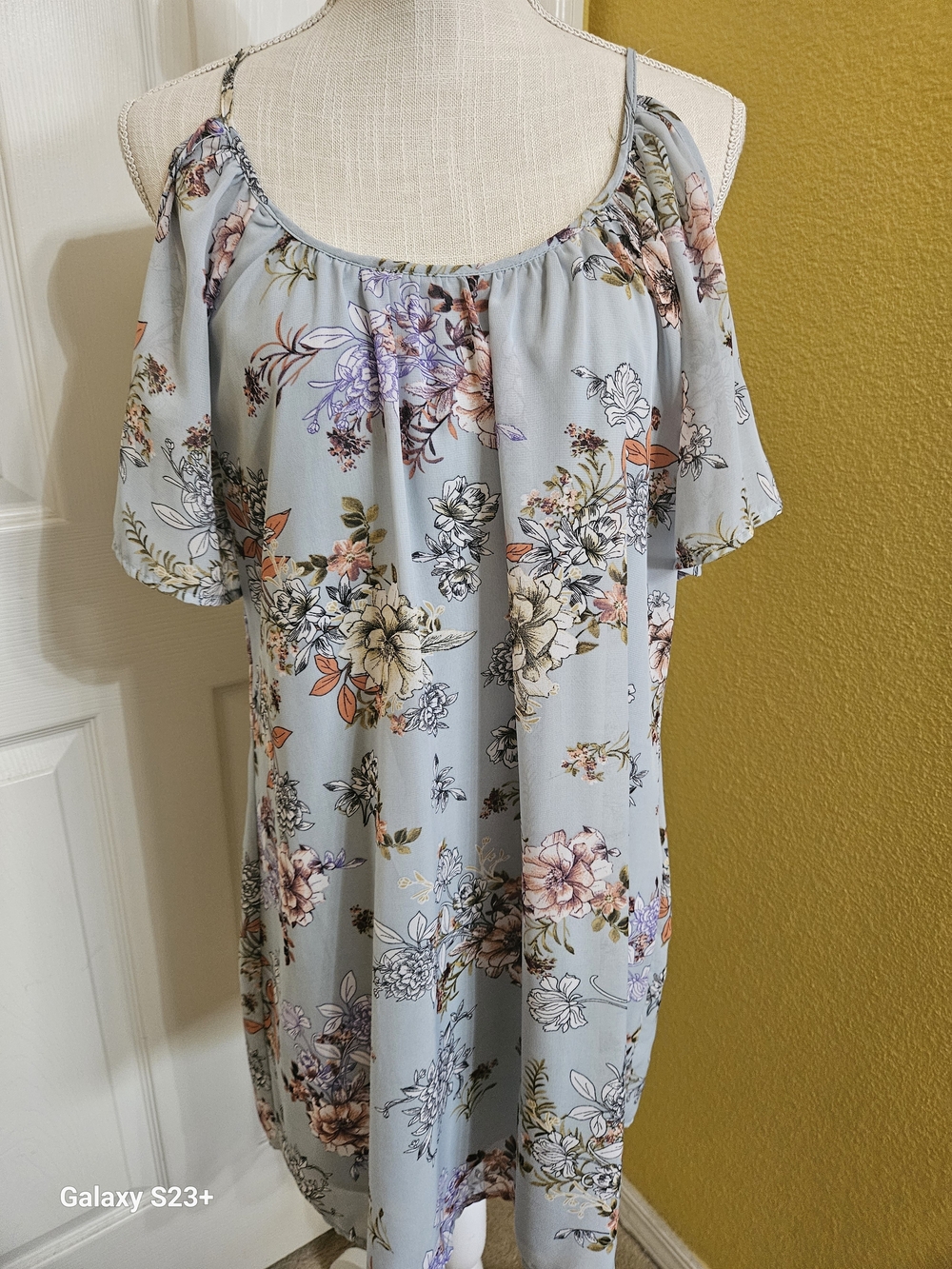 Bailey blue Light Blue Floral Cold-Shoulder Mini Dress Size L